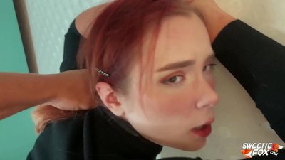 Човек заебан во уста и пичка послушен Црвенокоси скуден и сврши на цицки