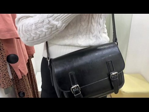 ❤️ Јавна мастурбација на младата кучка FeralBerry со дилдо во фитинг просторијата ❤❌ Порно vk на mk.com-porn-mz.ru ️❤